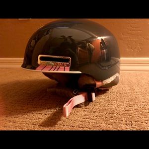 New Women’s snowboard helmet